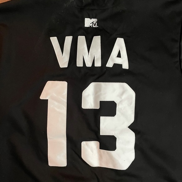 MTV VMA Jersey by Kaws (EXTREMELY RARE) - Picture 4 of 8